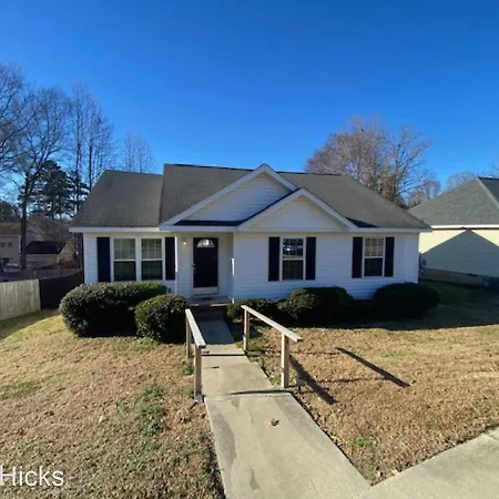 Pet- Friendly, & Close To Uptown Charlotte Exterior photo