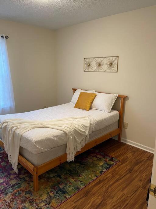 Holiday home Pet- Friendly, & Close To Uptown *